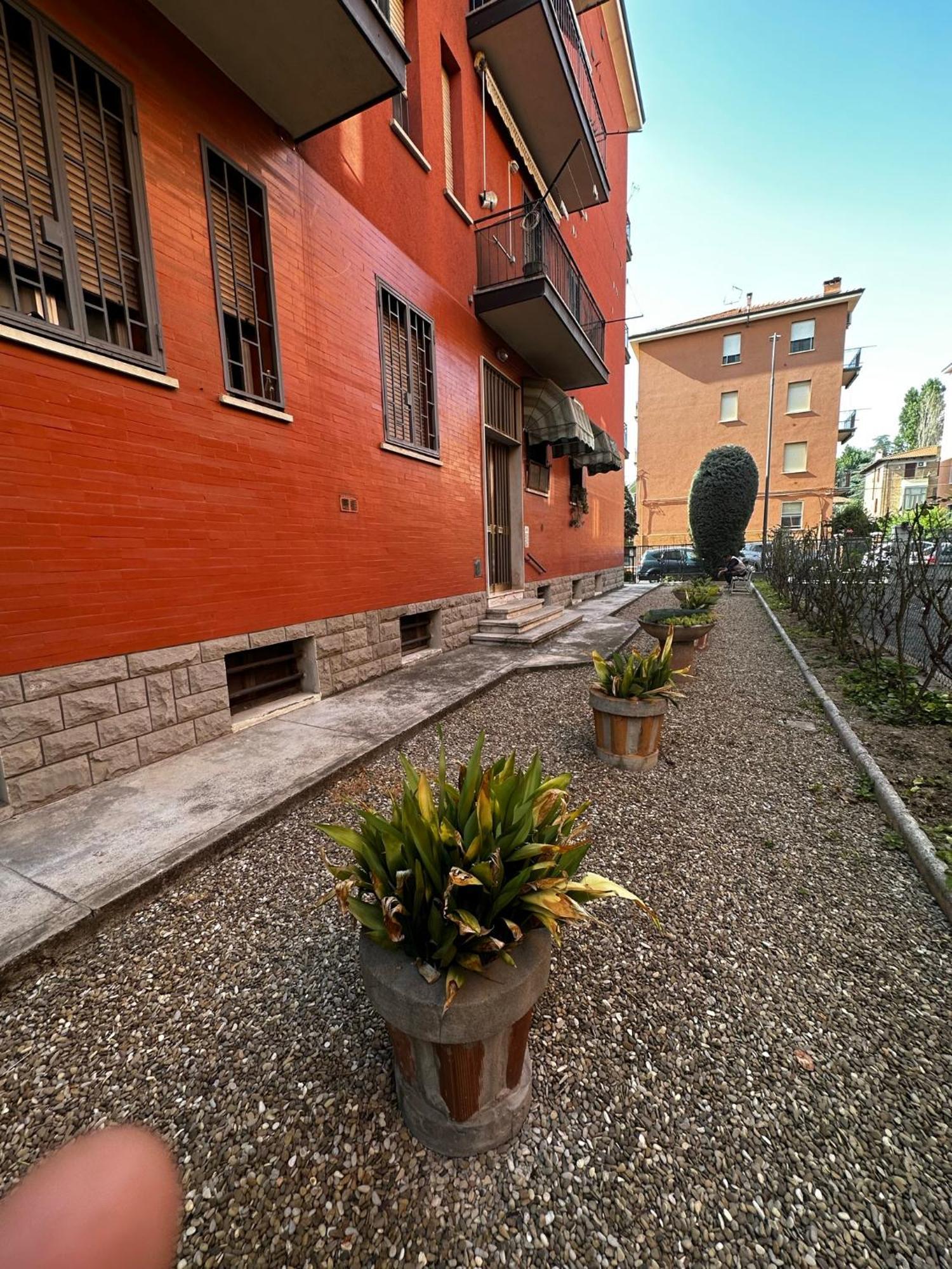 Gemma Suites Whole Apartment Bologna Bagian luar foto